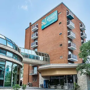 Hotel Quality Fallsview Cascade, Niagara Falls
